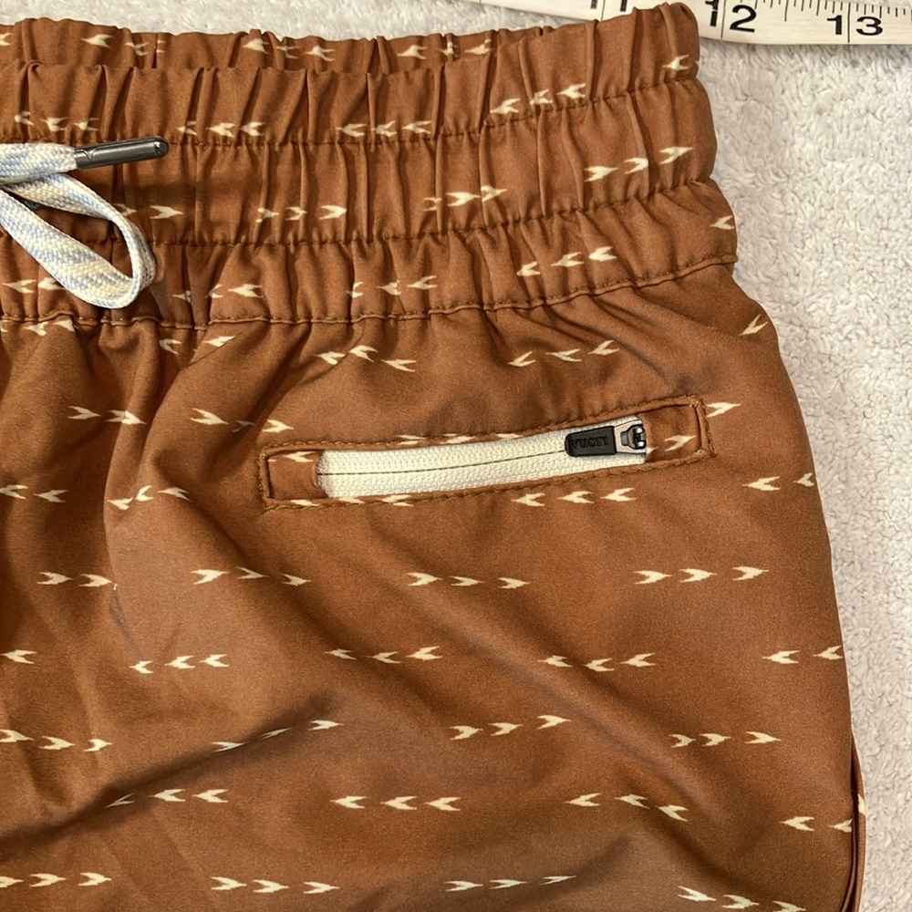 Vuori Camel Brown Dash-Print Athletic Shorts - Picture 3 of 8